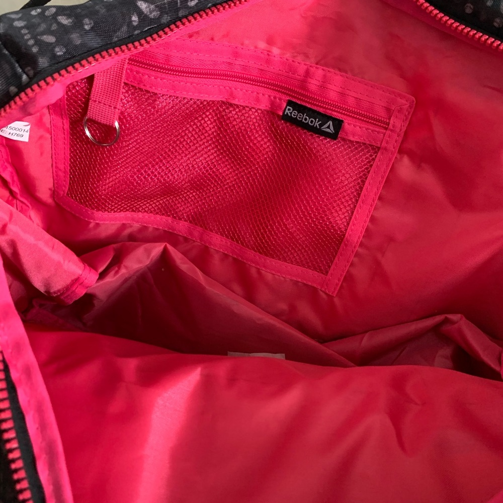 Small Reebok Duffle Bag, NWT - Picture 2 of 3